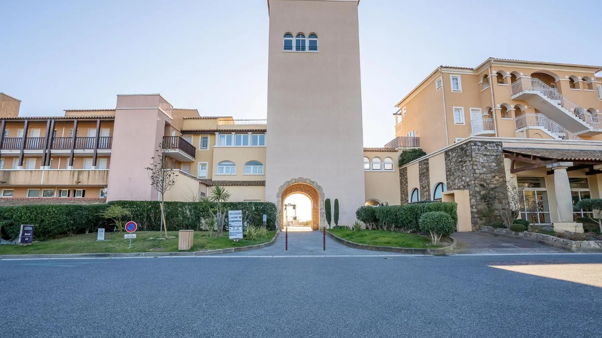 Apartment Village Cap Esterel - Le Belvedere-21 By Interhome Saint-Raphaël 0*,  Γαλλία